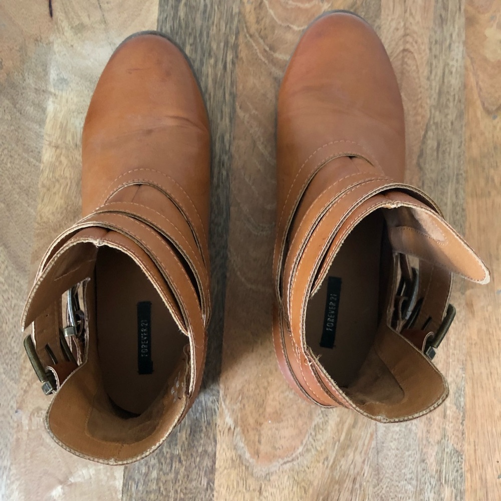 Boots - Picture 3 of 5